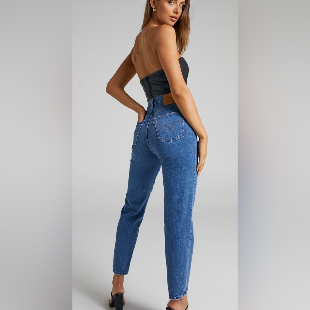 Levi’s rib cage straight size 24